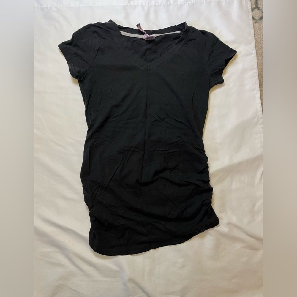 Moms the word maturinty size small v-neck black short sleeve t-shirt